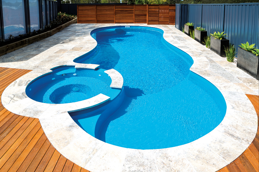 Swimming Pool with Spa and Splash Deck